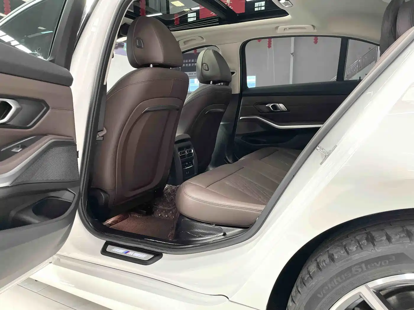 BMW 3 Series 2023 320Li M Sport Package фото 10