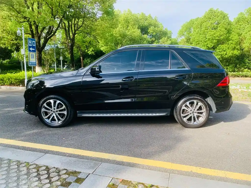 Mercedes-Benz GLE 2018 GLE 320 4MATIC Dynamic Ultimate Edition фото 5