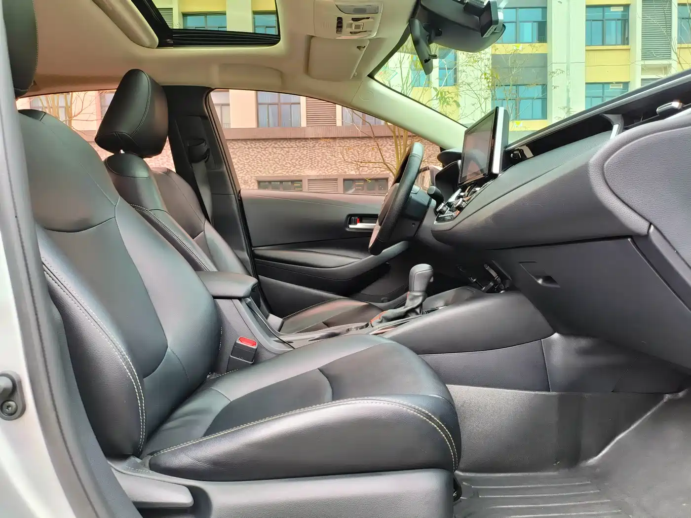 Toyota Corolla 2021 1.2T S-CVT Elite PLUS Edition фото 8