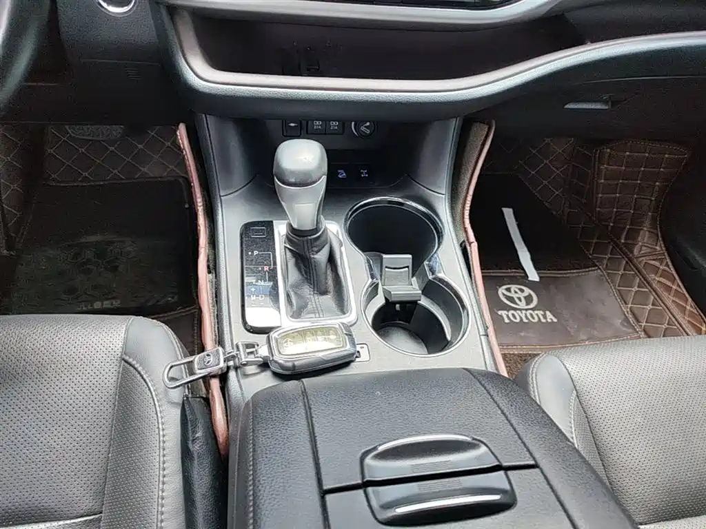 Toyota Highlander 2018 2.0T 4WD Ultimate 7-seater (China V) фото 14