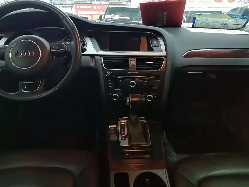 Audi A4L 2016 35 TFSI Collector's Edition S line Comfort фото 5