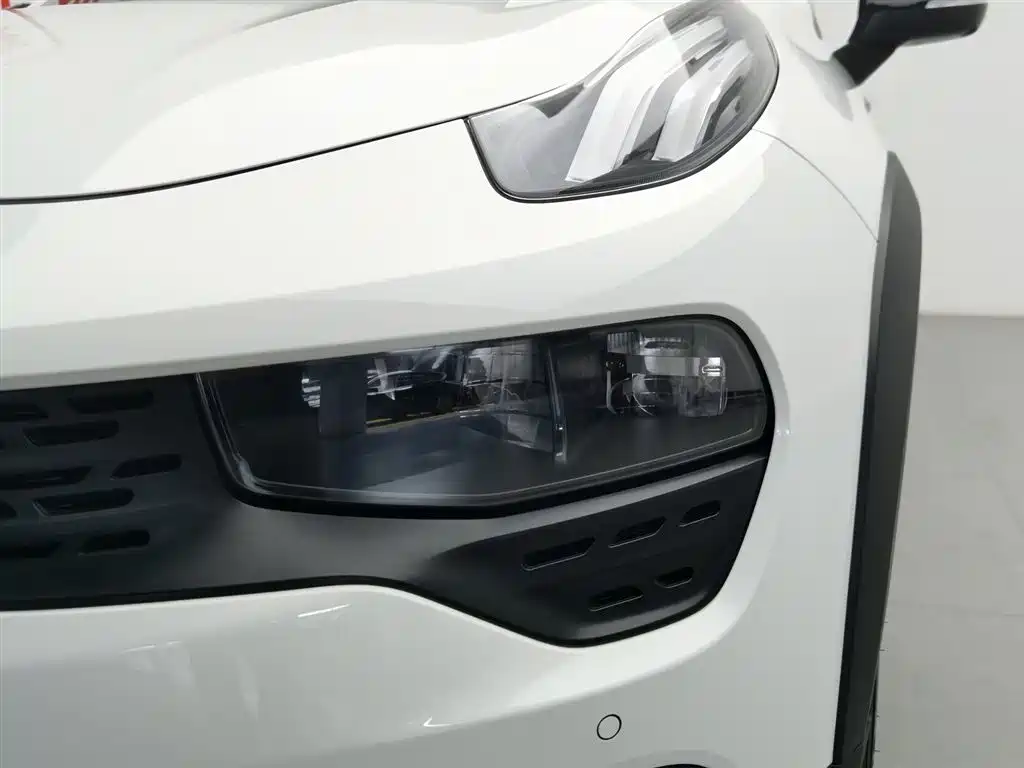 Lynk & Co 02 2021 1.5TD DCT 2WD Power Champion Edition фото 7