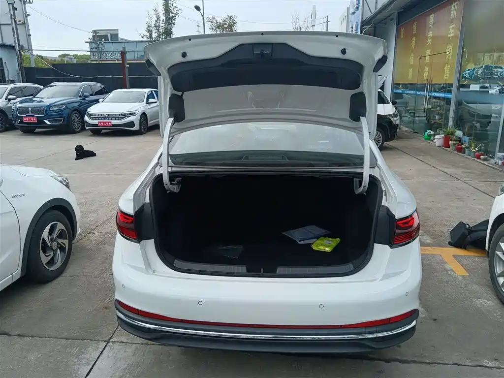 Volkswagen Sagitar 2025 Model Year Facelift 200TSI DSG Soaring Edition фото 18