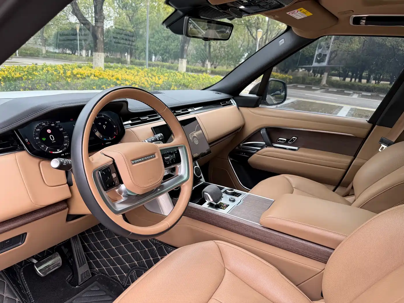Land Rover Range Rover 2023 3.0 L6 400PS Genesis Extended Version фото 4