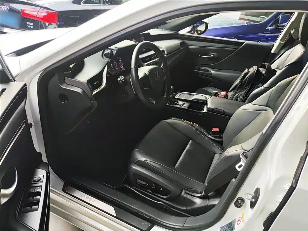 Lexus ES 2018 200 Excellence Edition China V фото 12