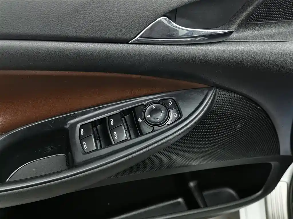 Buick GL6 2019 18T 6-seat Connected Luxury China VI фото 9