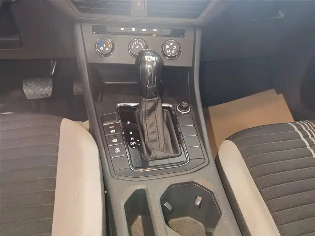 Volkswagen Bora 2024 200TSI DSG Smooth Ride Edition фото 10