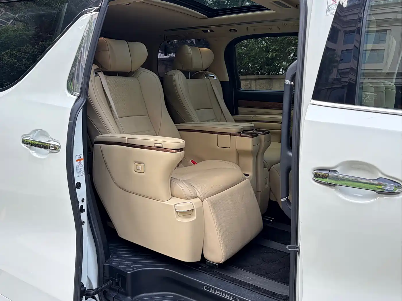Toyota Alphard 2015 3.5L Premium Edition фото 8