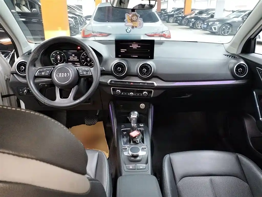 AUDI Q2L E-TRON