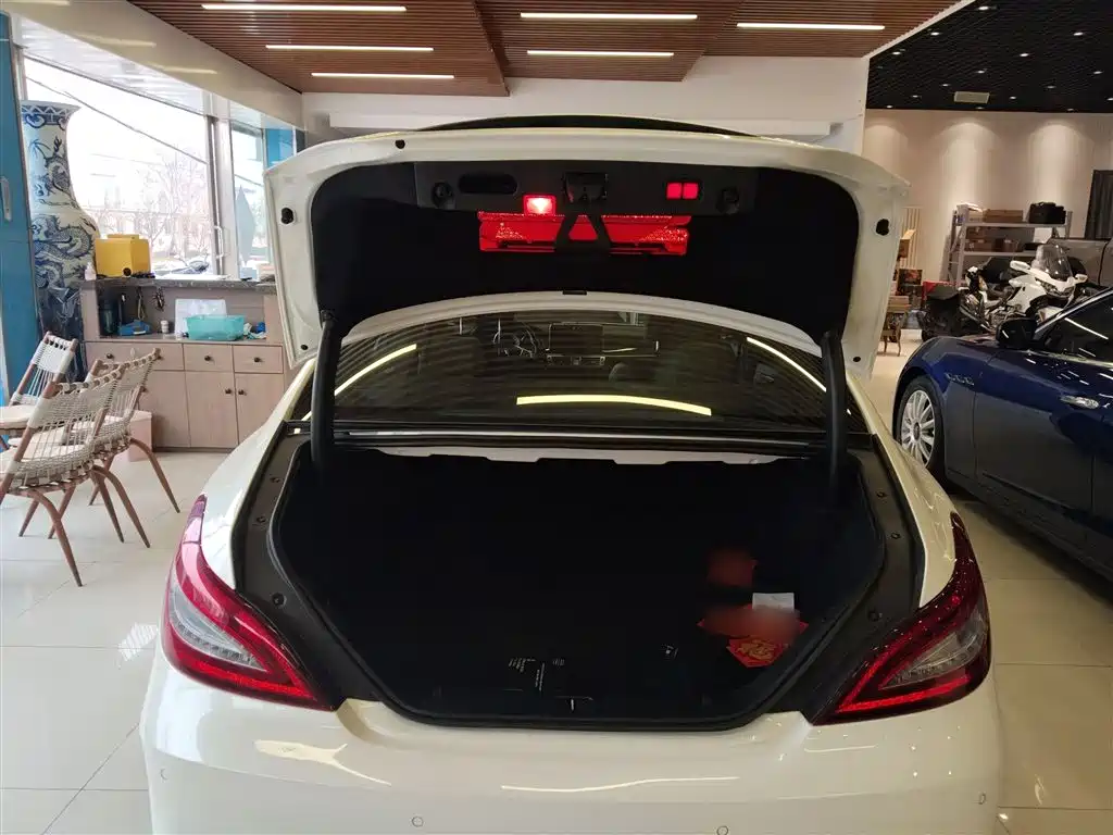 MERCEDES-BENZ CLS