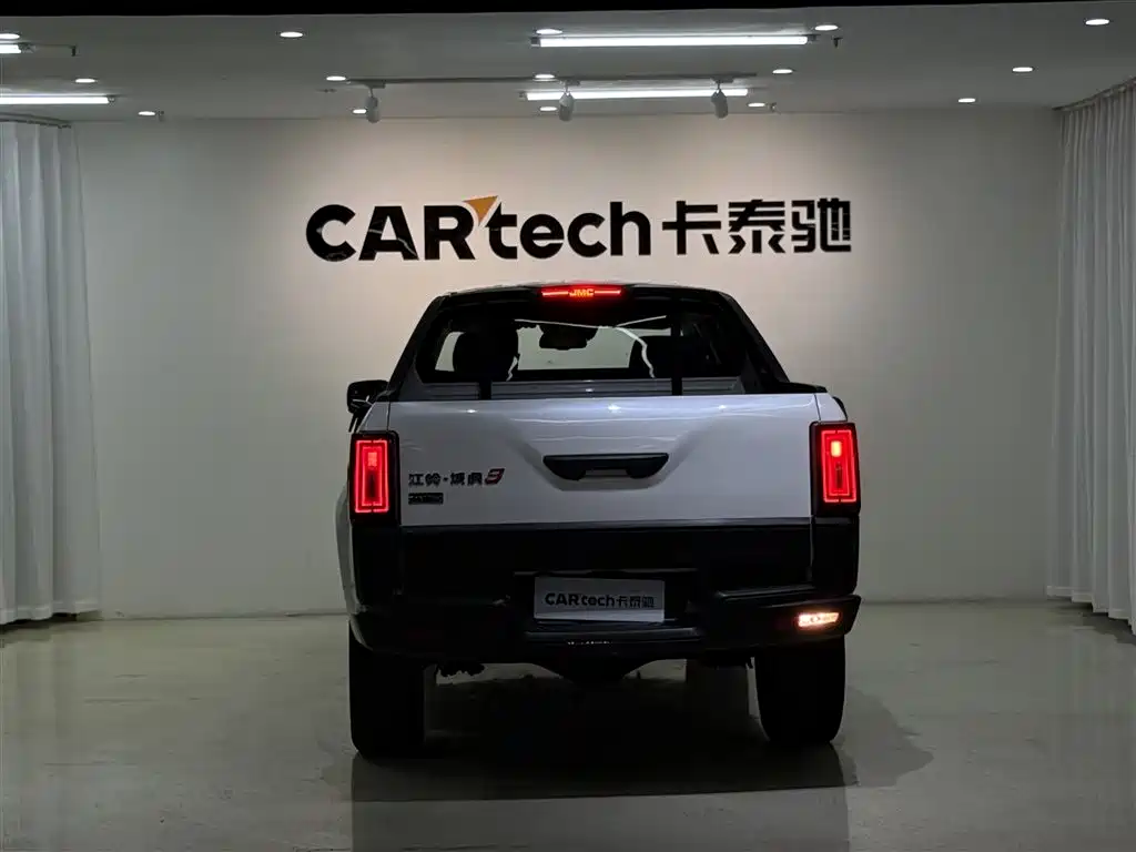 Jiangling Yuhu 9 2022 2022 2.0T Automatic Gasoline 4WD Comfort