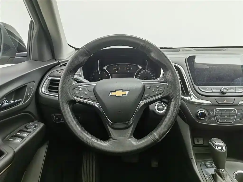 Chevrolet Equinox 2018 550T Automatic 4WD Pioneer Edition фото 11