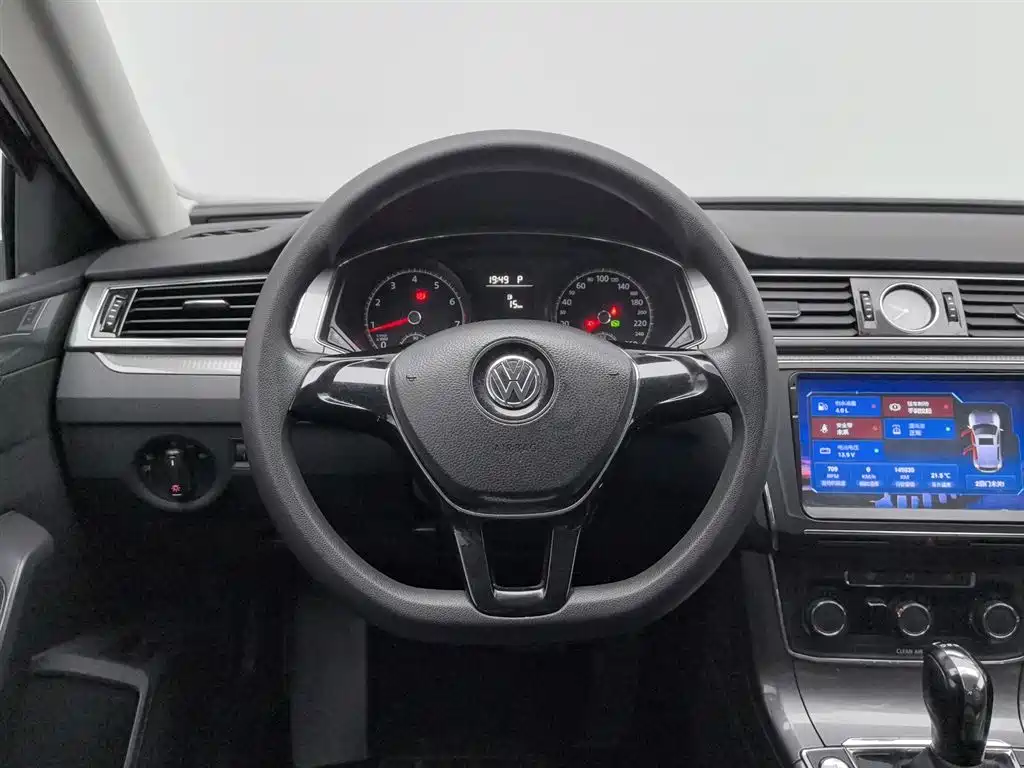 Volkswagen Passat 2017 280TSI DSG Elegance фото 11