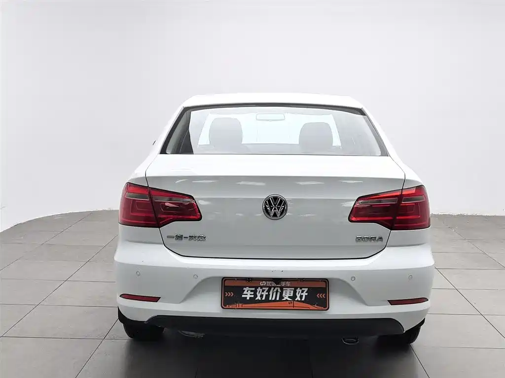 Volkswagen Bora 2014 1.6L Automatic Fashion Edition фото 4