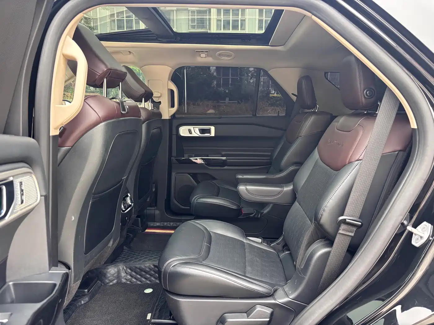 Ford Explorer 2020 EcoBoost 285 AWD Platinum 6-Seater фото 11