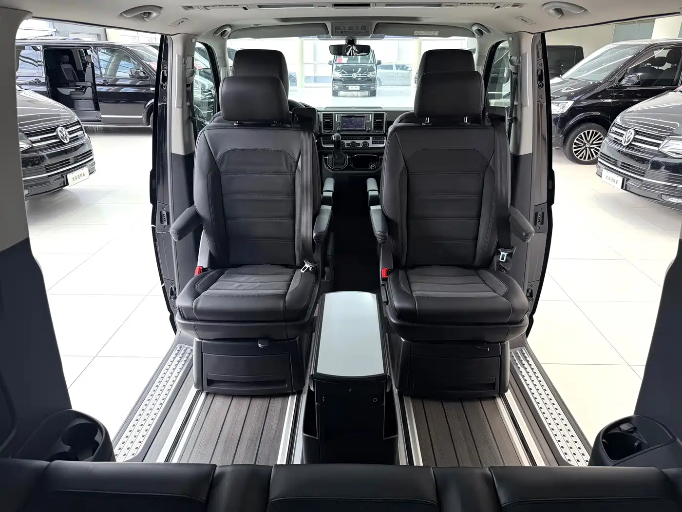 Volkswagen Multivan 2019 2019 2.0TSI 4WD Premium 7-seater