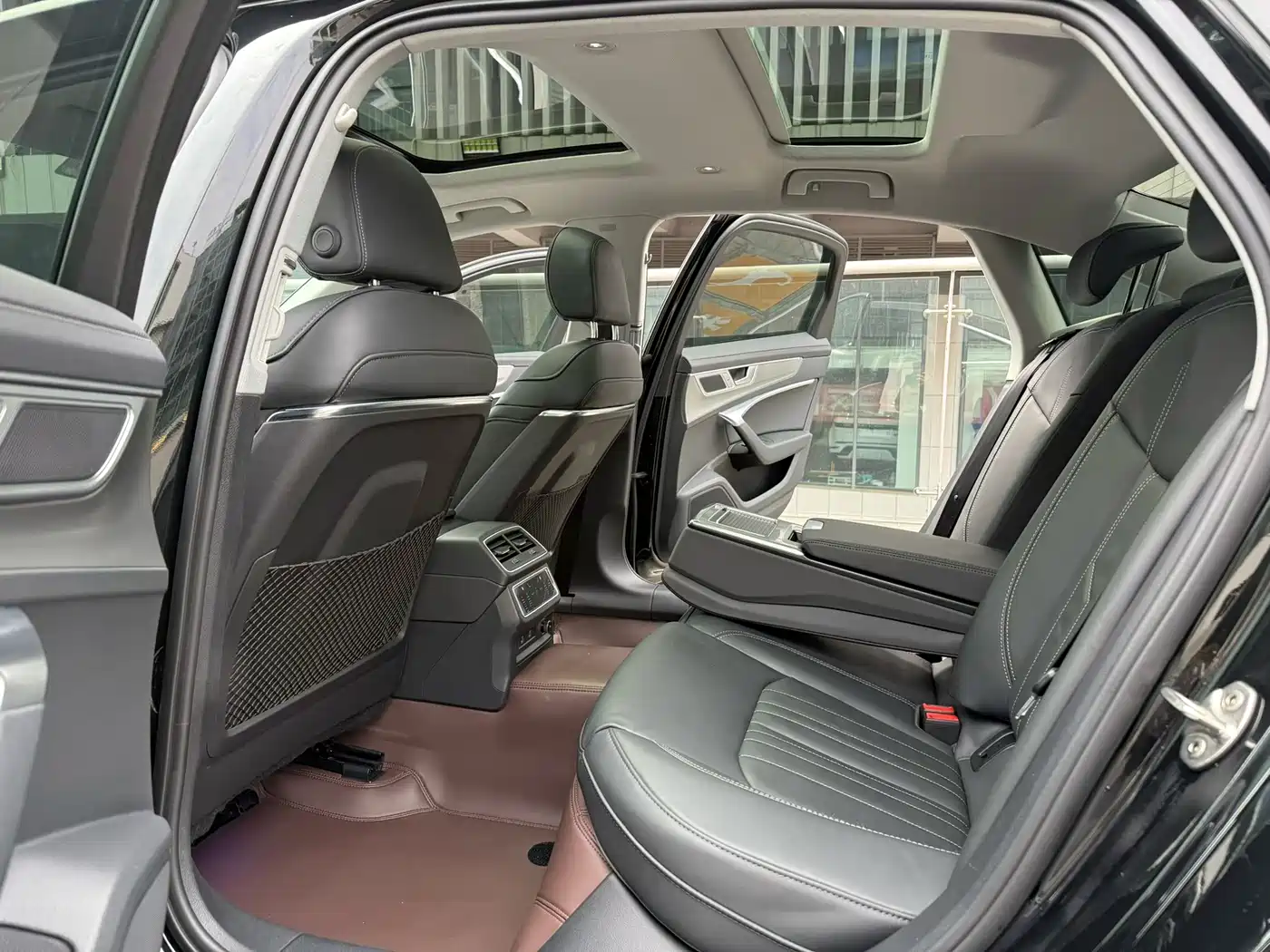 Audi A6L 2023 45 TFSI Premium Selection Elegance фото 3