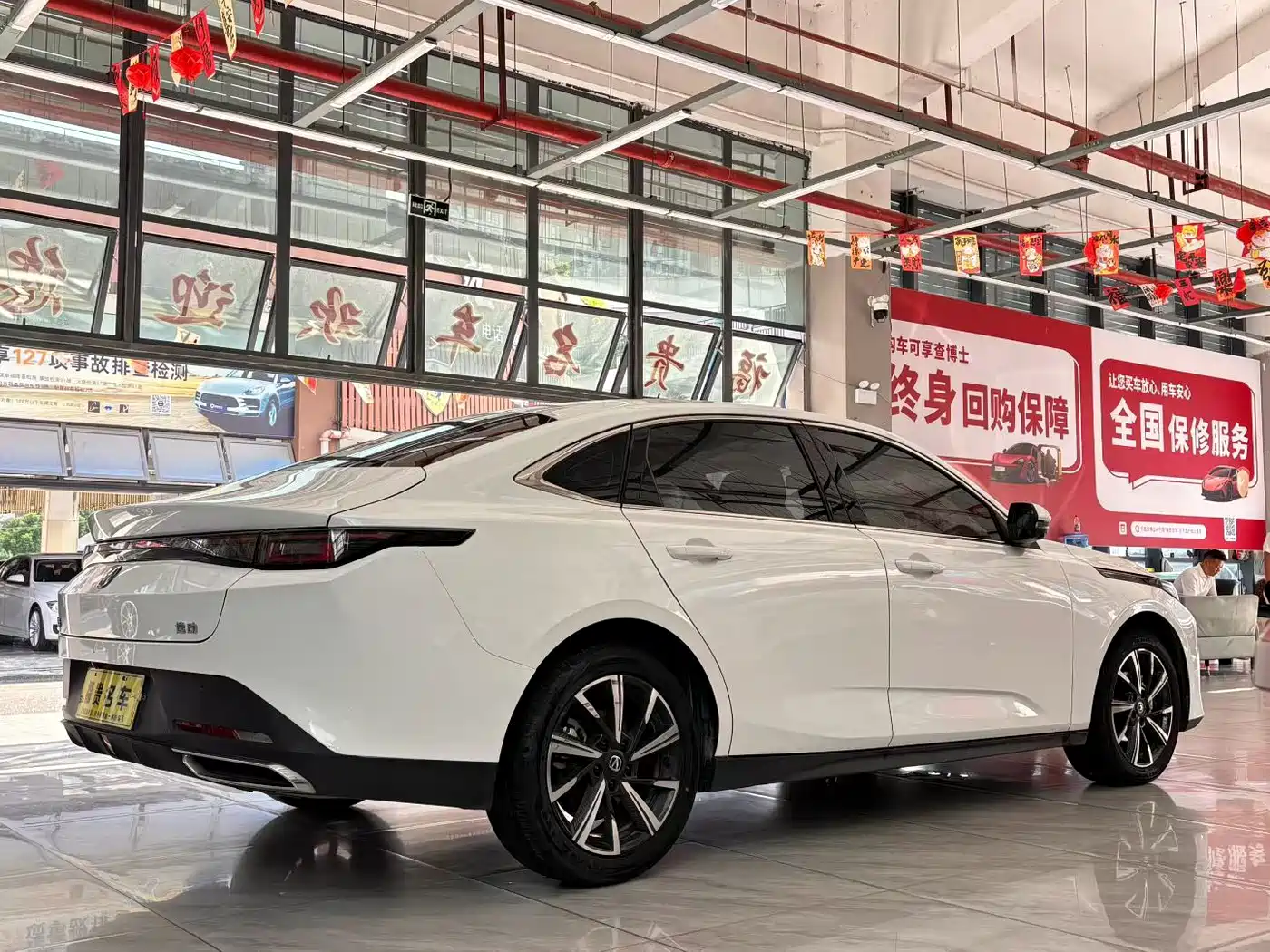 Фото 7 - Changan Eado