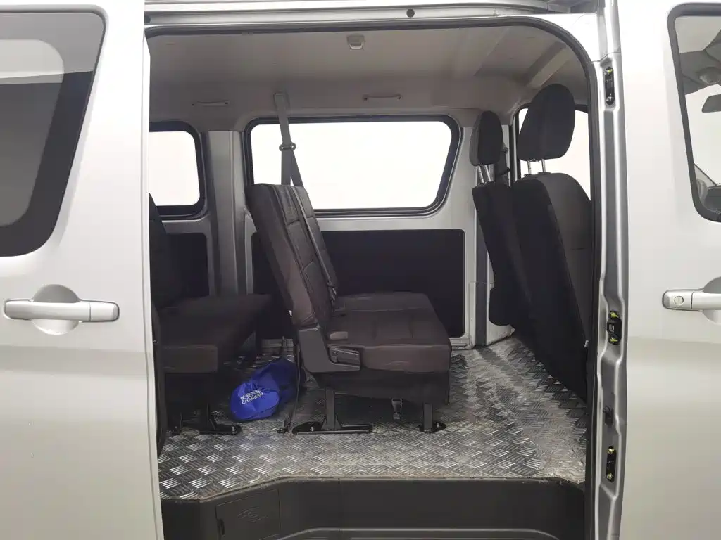 Changan Kaicheng Changan Ruixing EM80 2025 2025 Passenger Version Comfort 6-seater 300km Dual Swing Doors