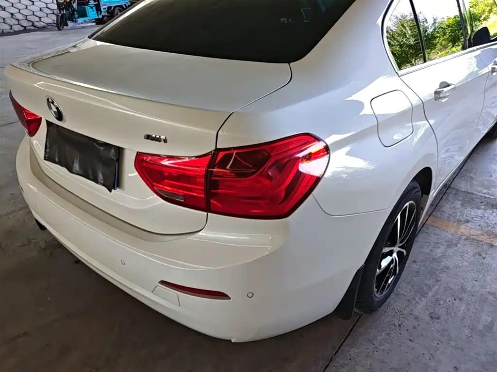 BMW 1 Series 2018 118i Fashion Edition фото 8