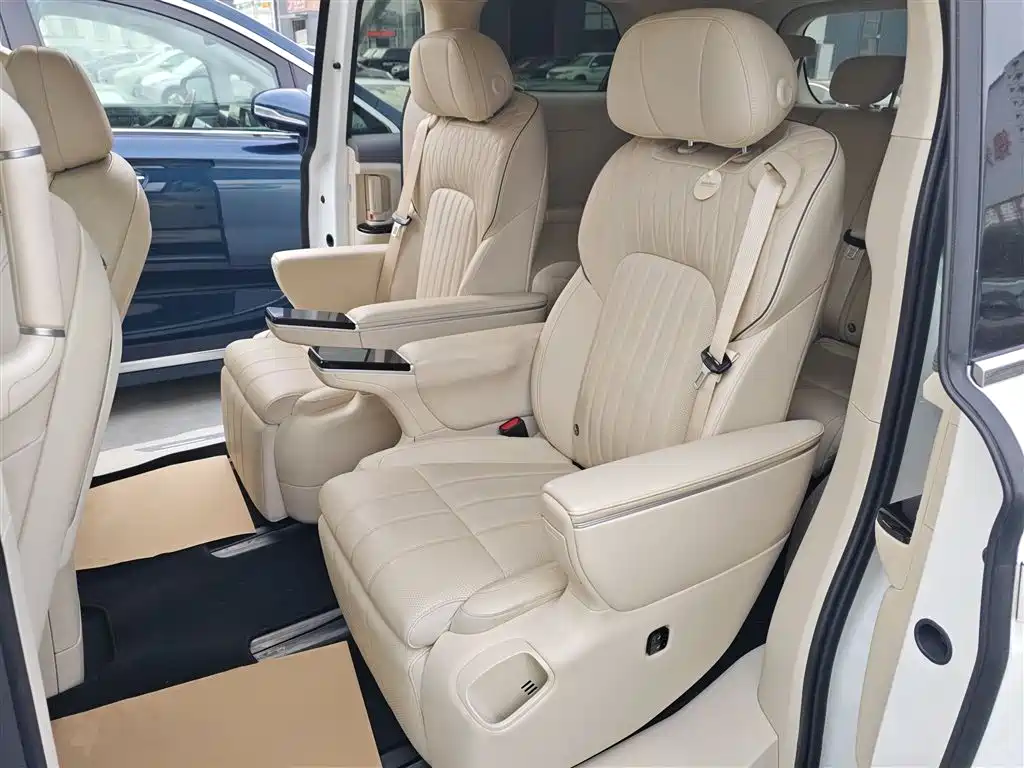 Voyah Auto Voyah Dreamer 2025 PHEV AWD Flagship Kunpeng Edition фото 17