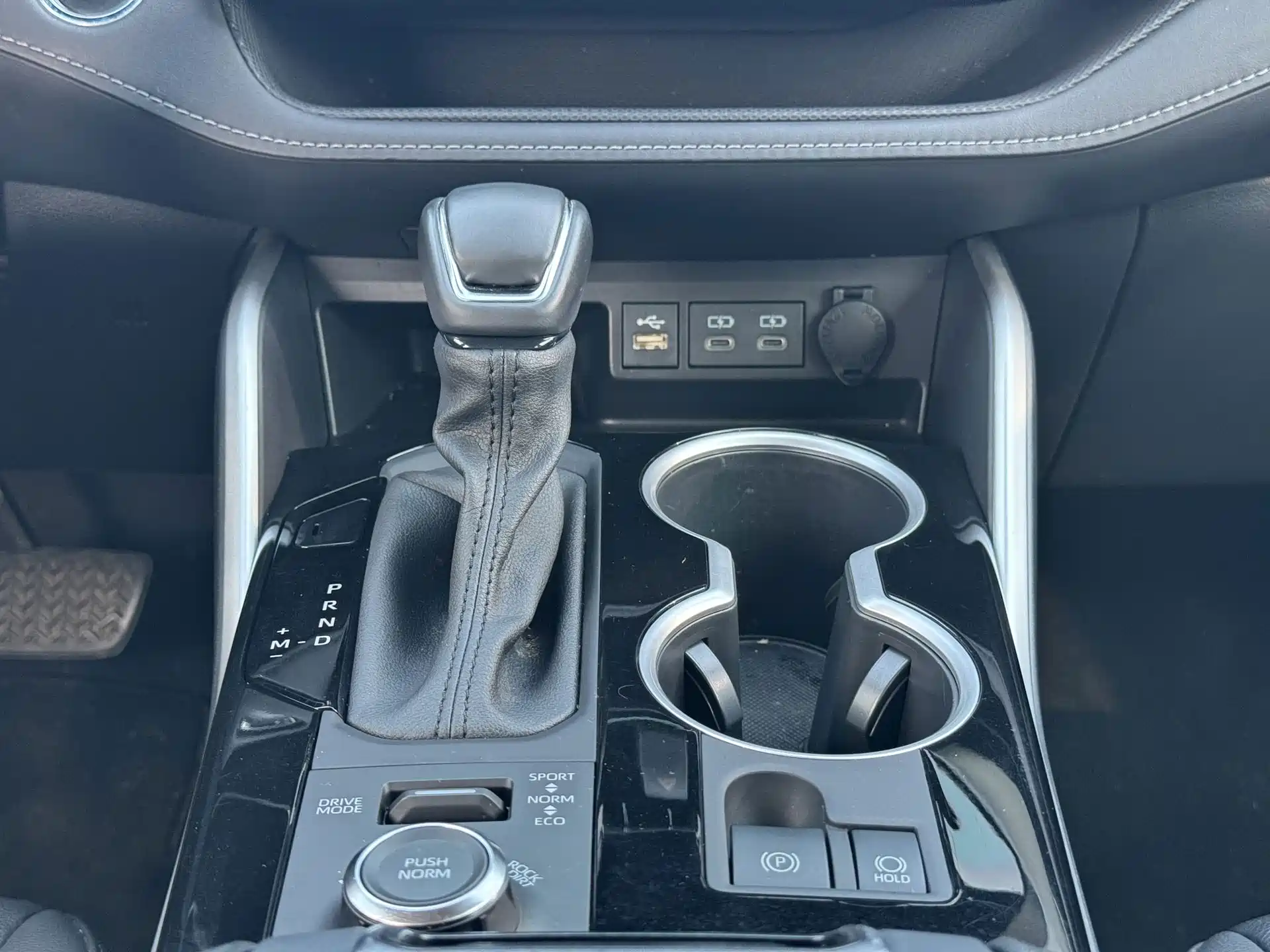 Photo 8 - Toyota Highlander