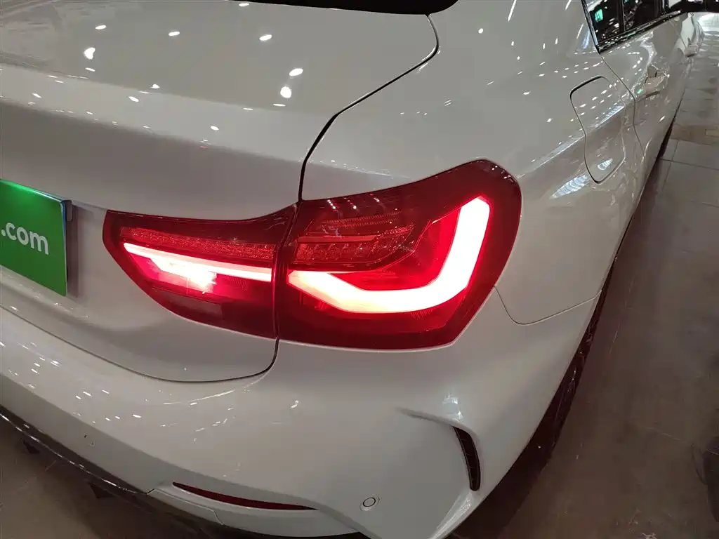 BMW 1 Series 2023 125i M Sport Shadow Edition фото 24