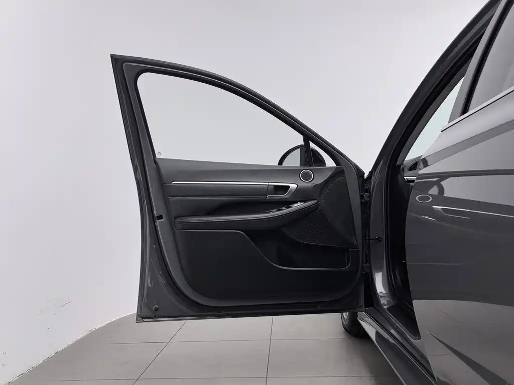 صورة 8 - Hyundai Sonata
