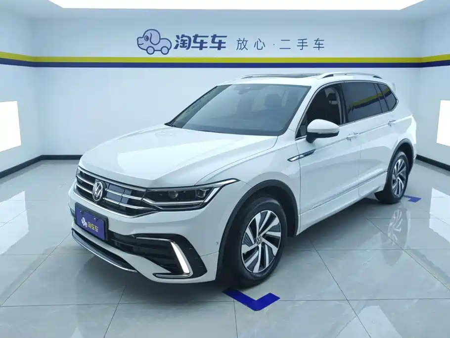 2024 Volkswagen Tiguan L PHEV