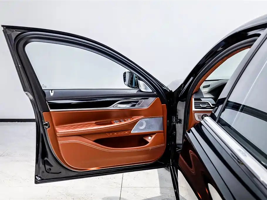BMW 7 Series 2019 M760Li xDrive V12 Luxury Package фото 34