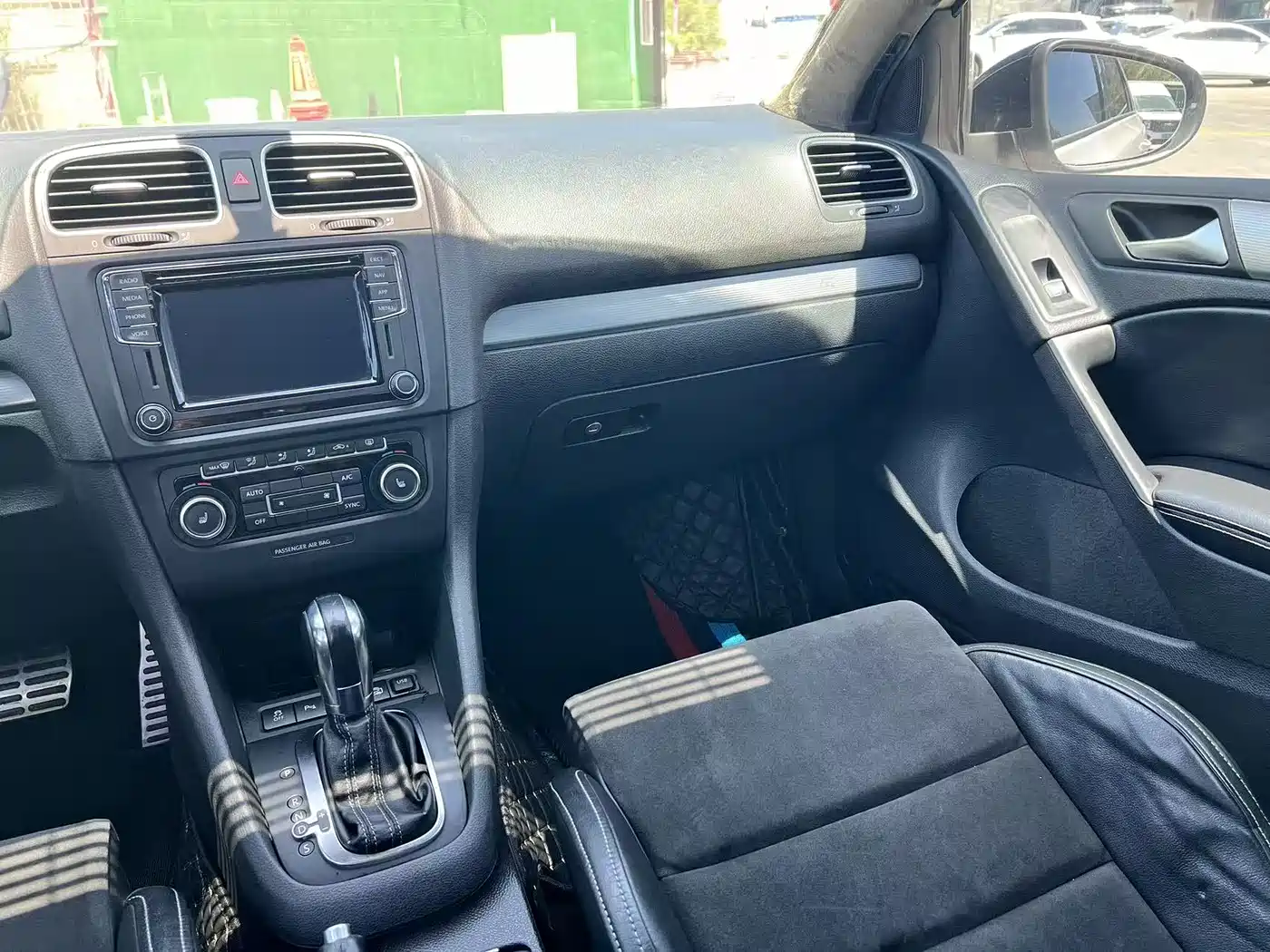 Volkswagen Golf (Import) 2011 2.0TSI R фото 12