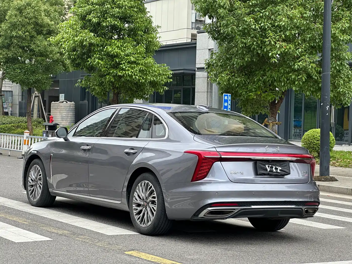 Hongqi H5 2023 2.0T Auto Smart Connect Flag Comfort фото 14