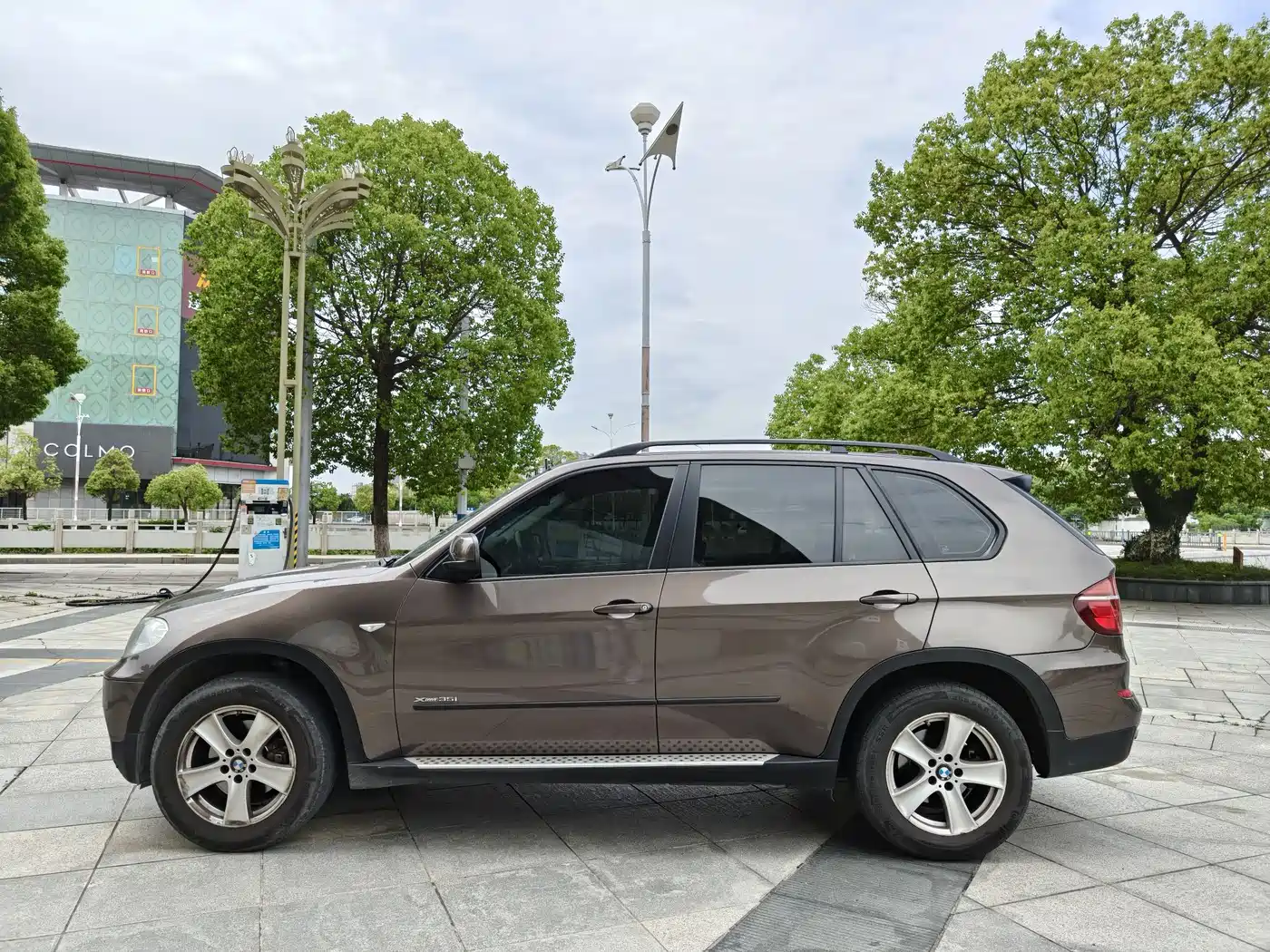 BMW X5 (Import) 2011 xDrive35i Leading Edition фото 8