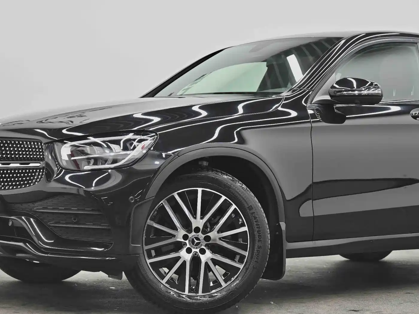 Mercedes-Benz GLC Coupe 2023 Model GLC 260 4MATIC Coupe SUV фото 12