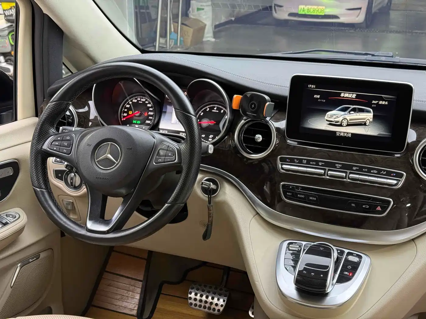 Mercedes-Benz V-Class 2018 V 260 Pilot Edition China V фото 17