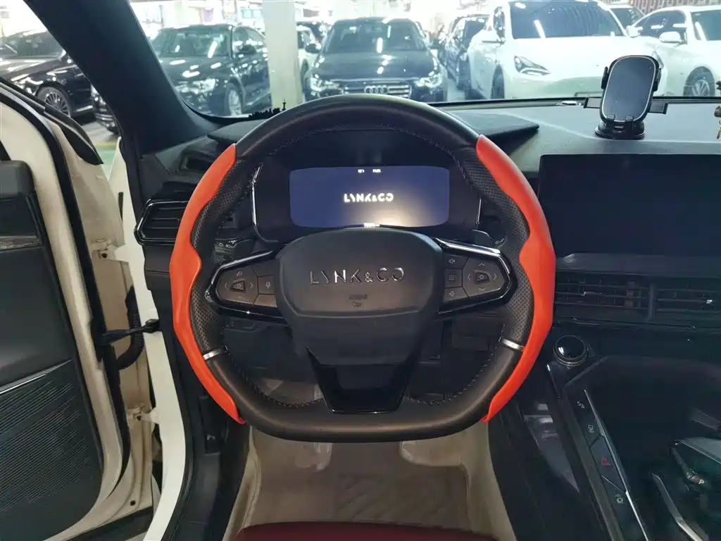 Lynk & Co 06 2020 1.5T Power Pro фото 3