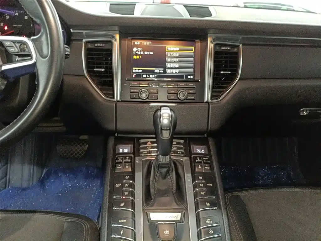 Porsche Macan 2016 Macan 2.0T фото 13