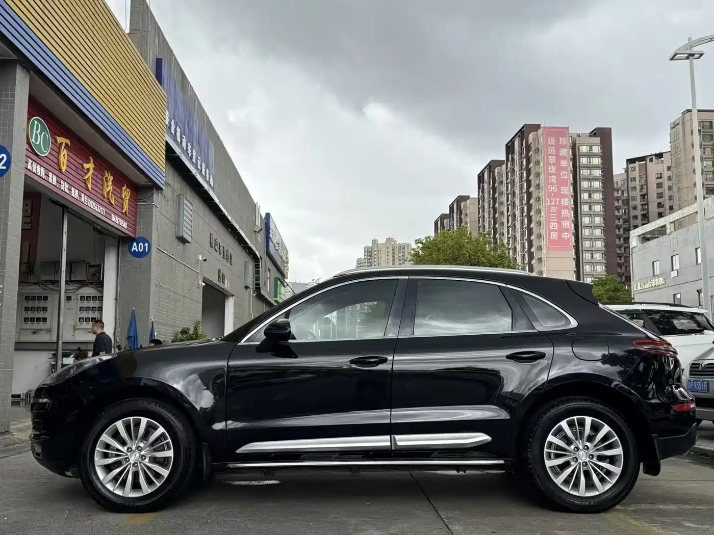 Фото 8 - Zotye SR9