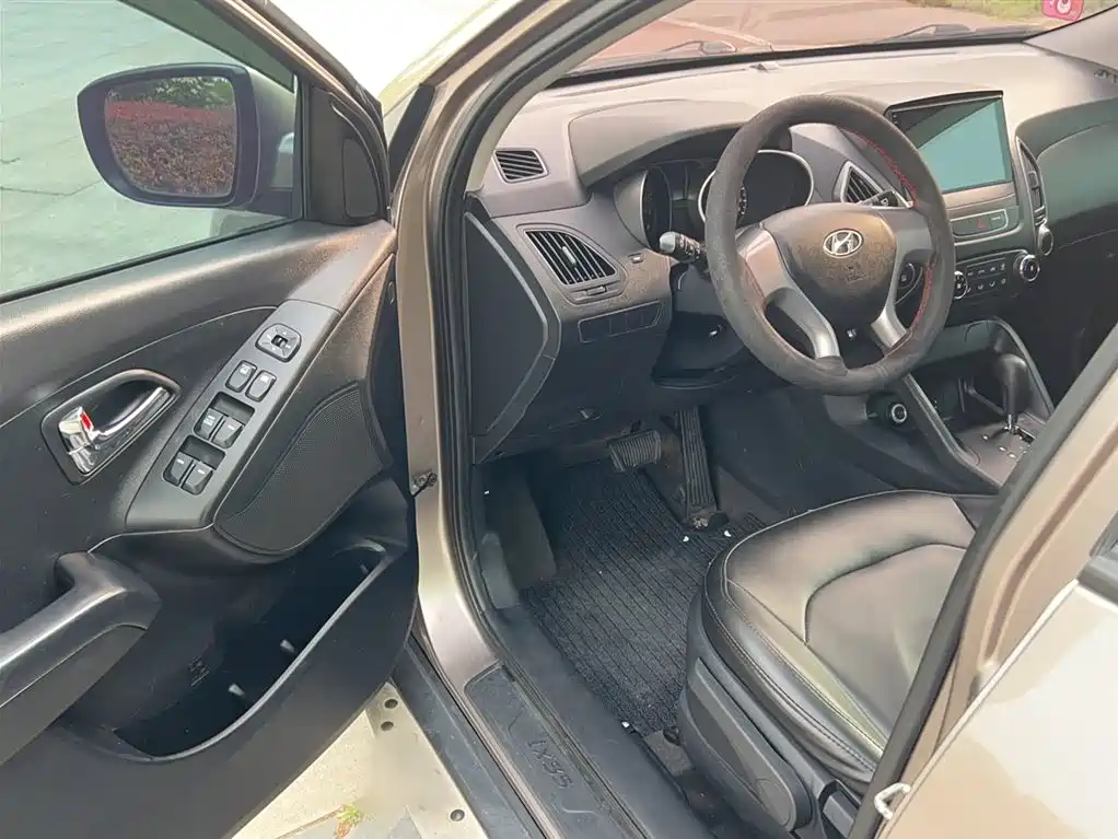 Hyundai Beijing Hyundai ix35 2015 2.0L Automatic 2WD Comfort China V фото 19