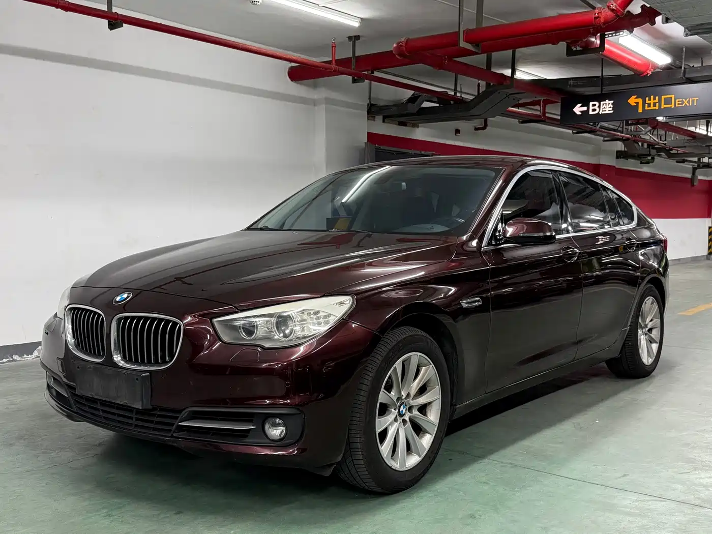 BMW 5 Series GT 2016 2015 528i Leading