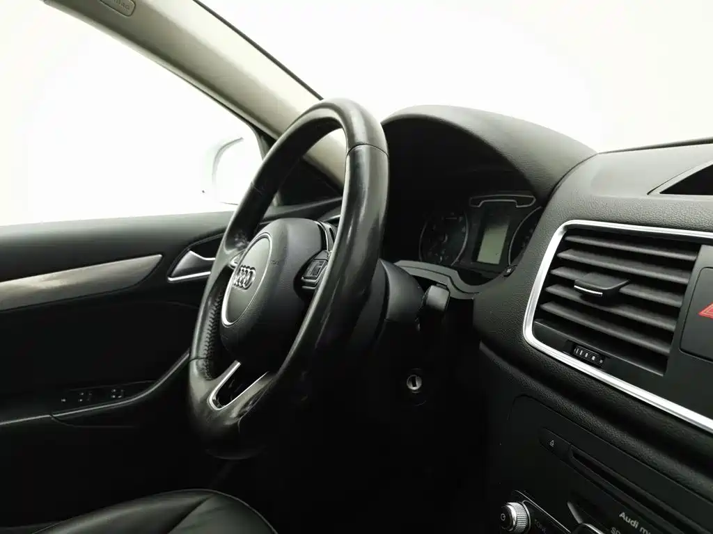 Фото 22 - Audi Q3
