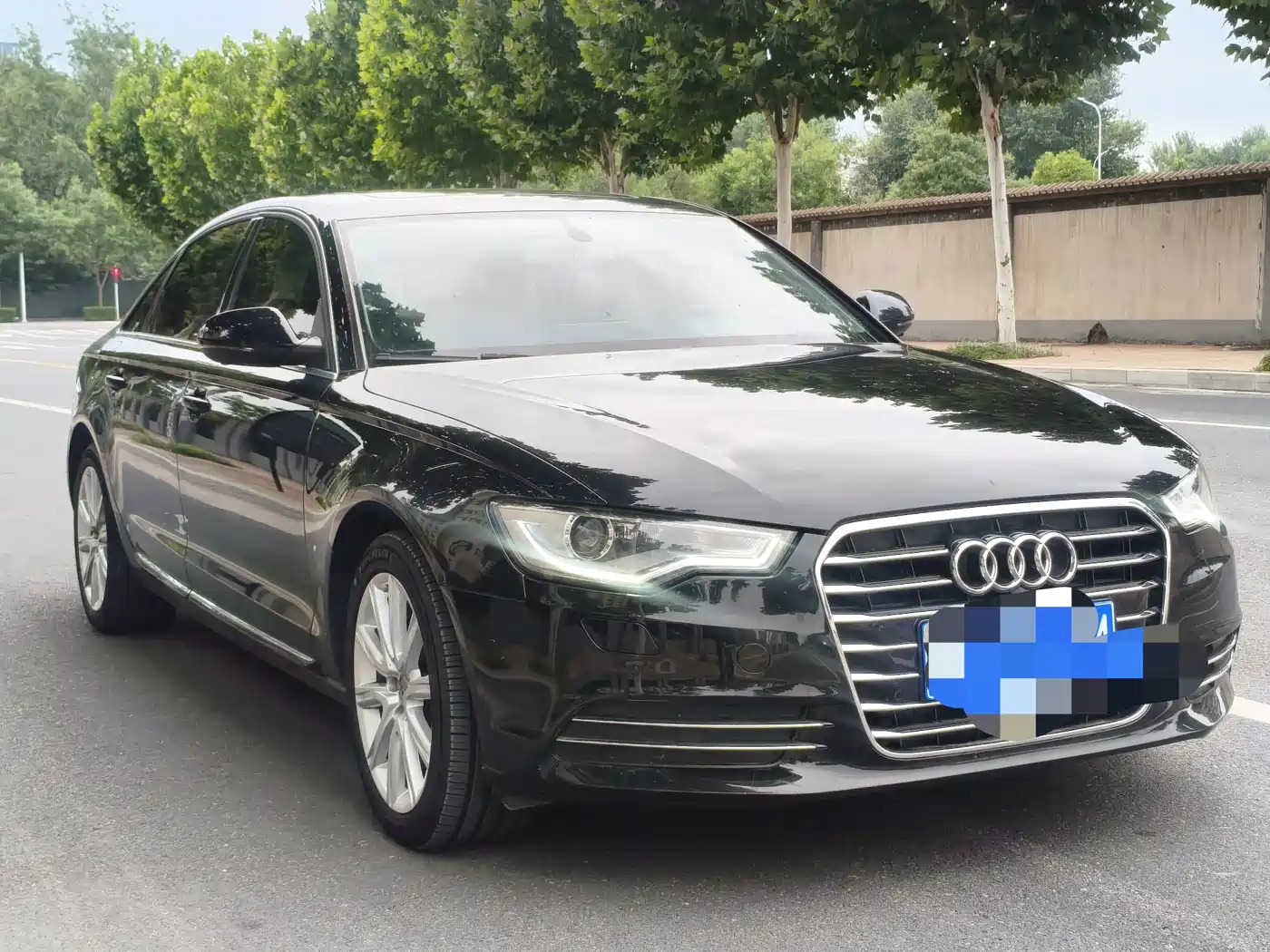 Фото 2 - Audi A6L