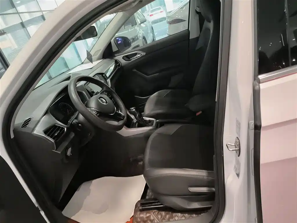 Volkswagen T-Cross 2019 1.5L Automatic Comfort Edition фото 11