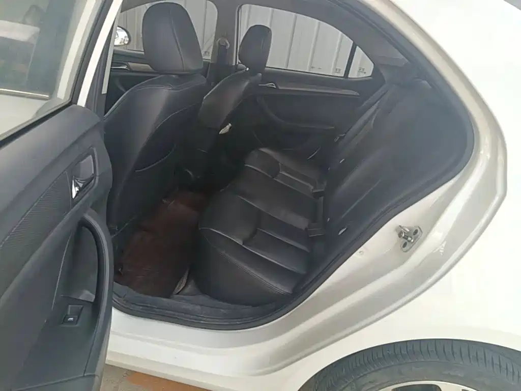 Roewe 360 2017 2017 1.5L Auto Luxury Edition