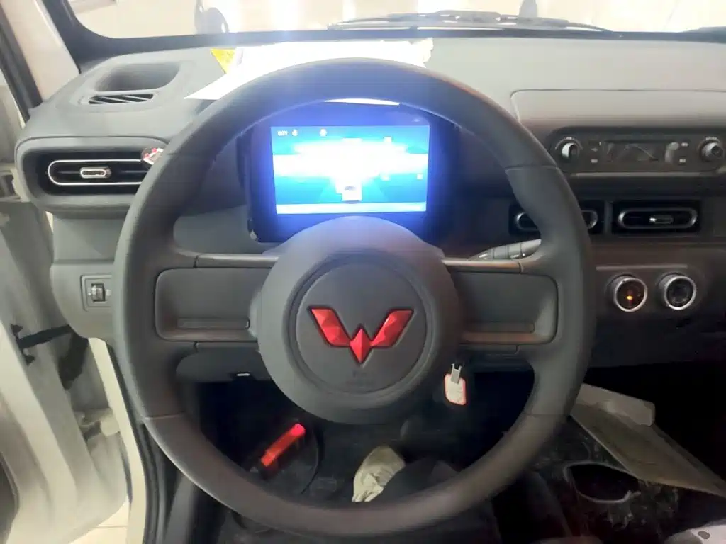 Wuling Motors Wuling Zhiguang NEV 2026 2025 Model 305km Base Version