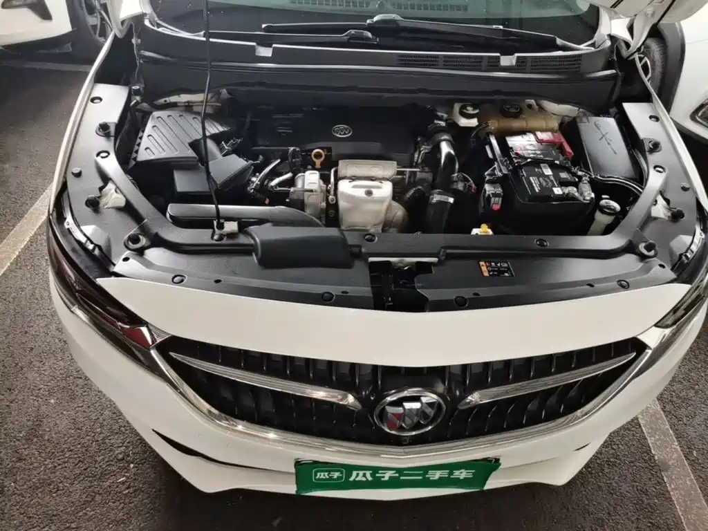 Photo 20 - Buick GL6