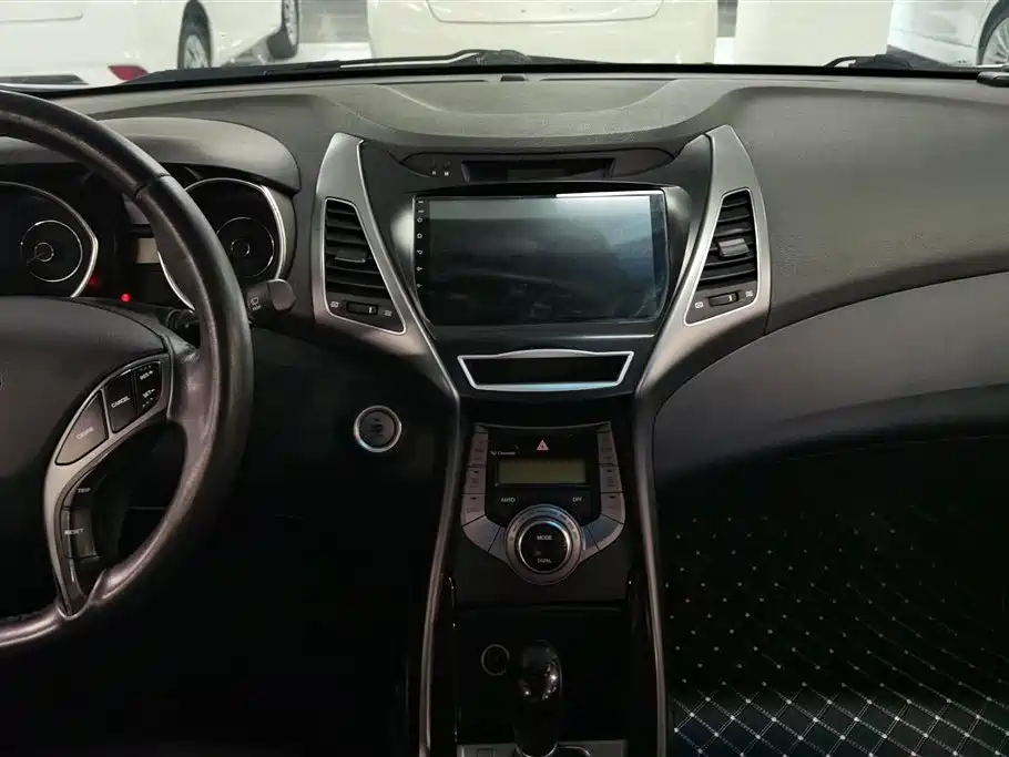 Hyundai Langdong 2015 1.6L Auto Premium фото 13