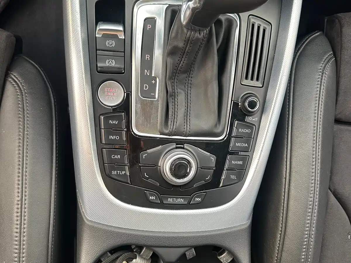 Audi Q5 2011 2.0TFSI Dynamic фото 10