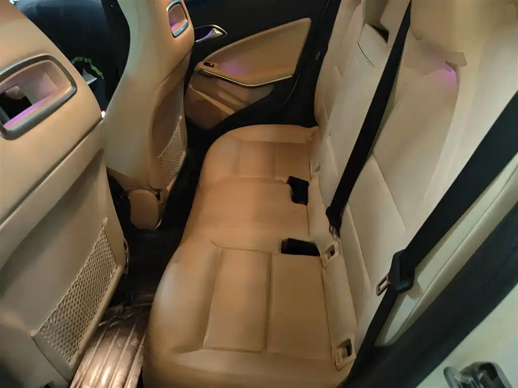 Mercedes-Benz GLA 2015 GLA 220 4MATIC Luxury фото 17