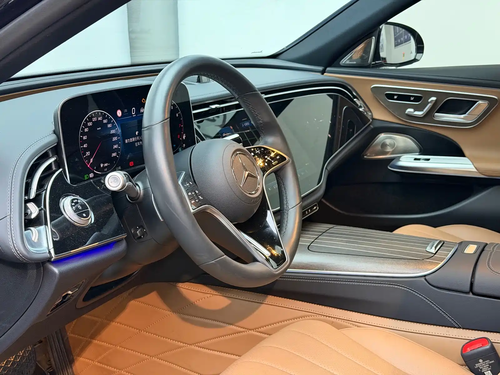 Фото 16 - Mercedes-Benz E-Class